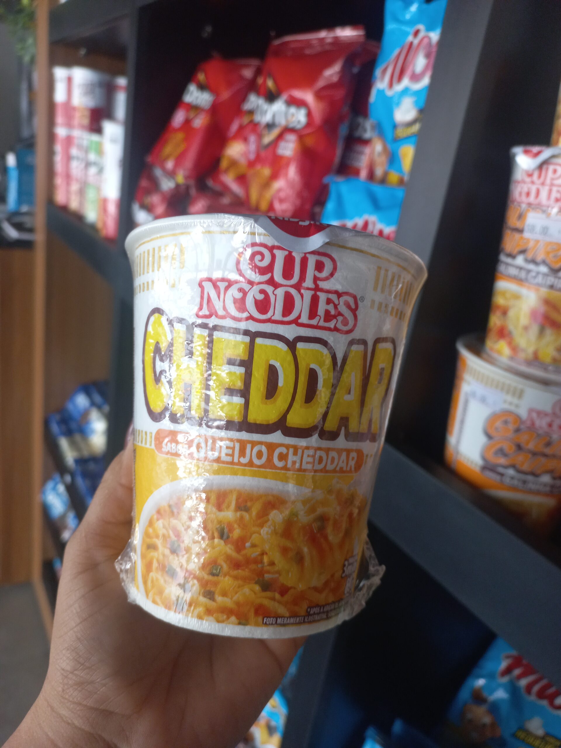 Cup Noodles de Queijo Cheddar