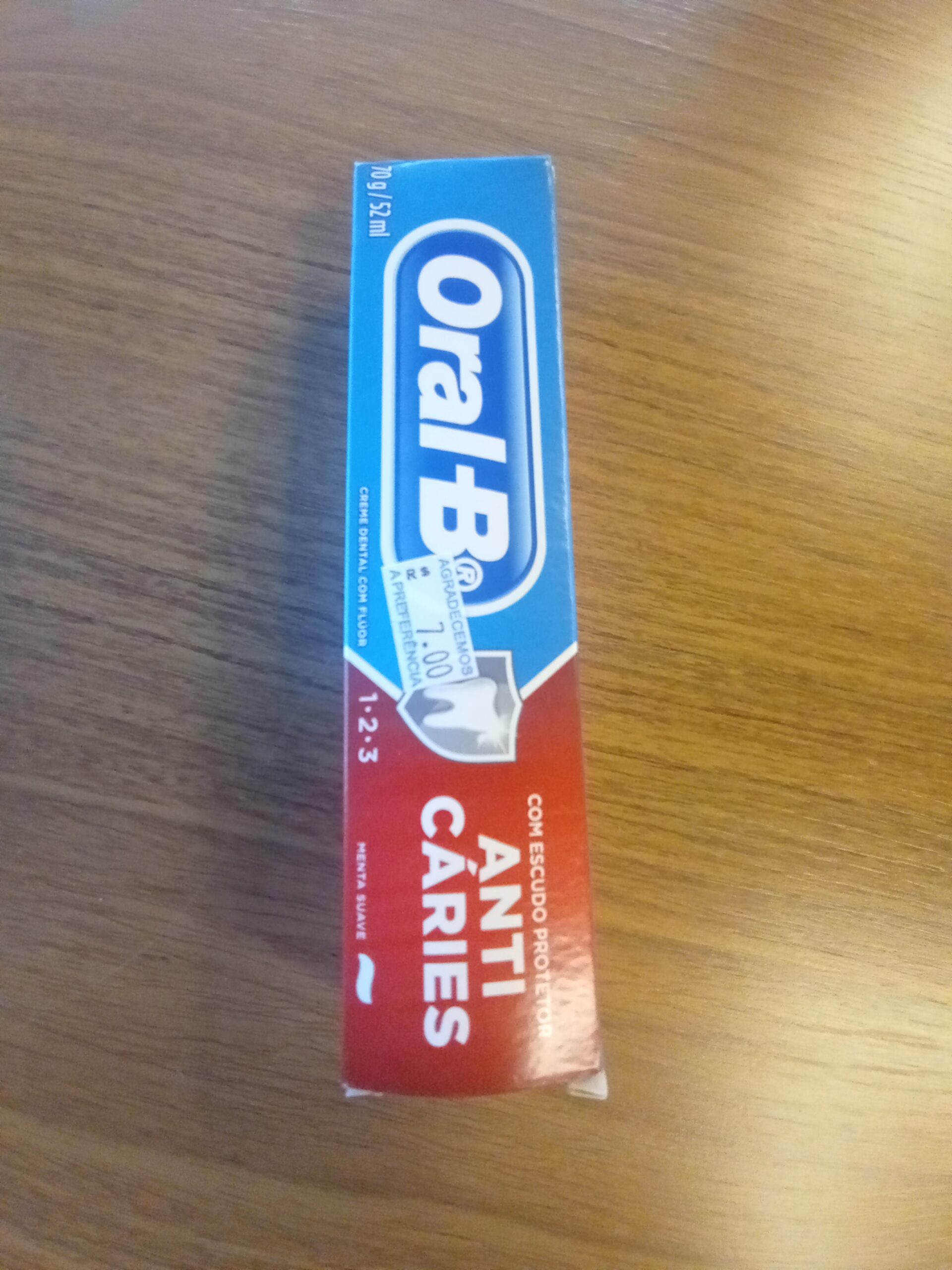 Creme Dental Oral-B com flúor